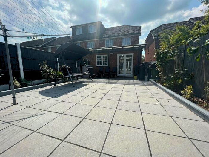 3 Bedroom Semi-Detached House To Rent In Latham Close, Dartford, Kent, DA2