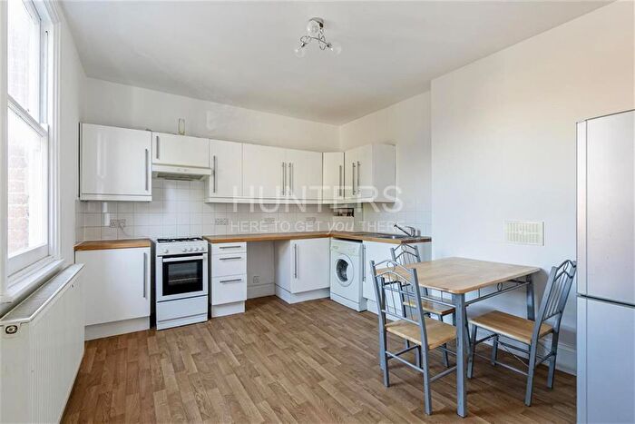 2 Bedroom Flat To Rent In Cricklewood Broadway, London, NW2