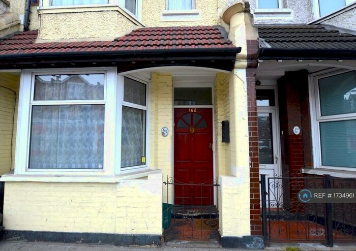 3 Bedroom Terraced House To Rent In Southbridge Road, Croydon, CR0