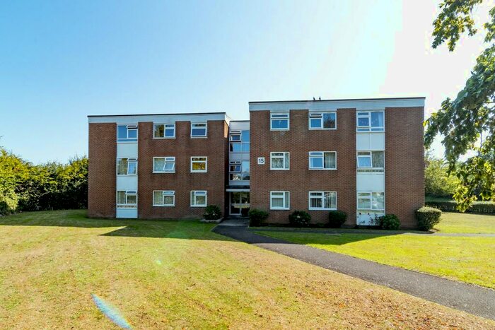 2 Bedroom Flat To Rent In Cheshire Drive, , Bournemouth, BH8