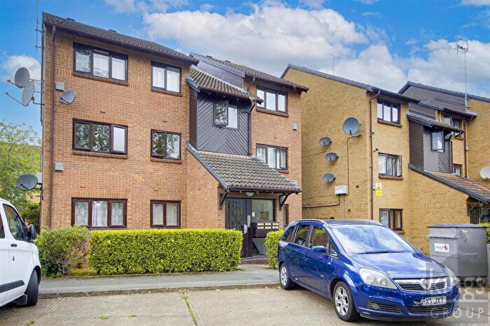 1 Bedroom Flat For Sale In Pycroft Way, Edmonton, N9