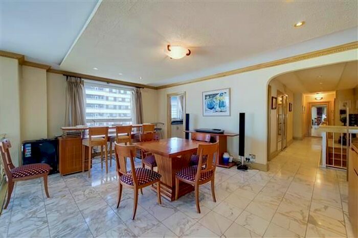 3 Bedroom Flat To Rent In The Water Gardens, London, W2