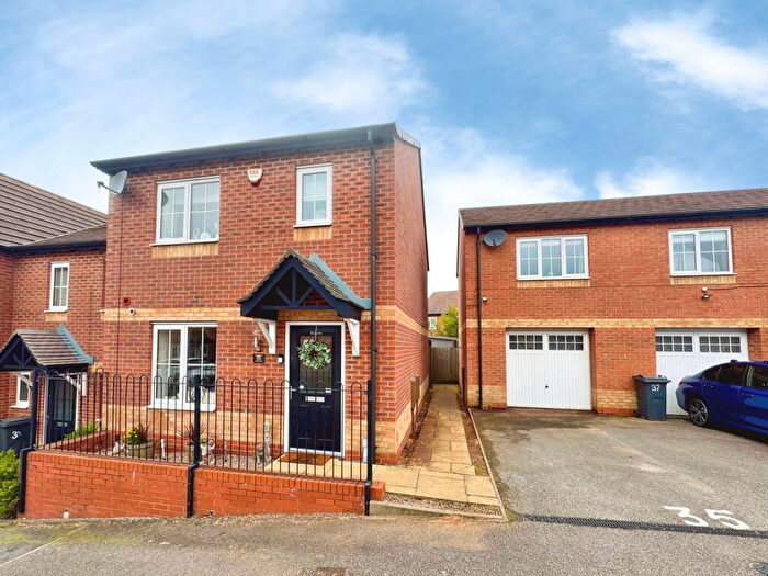 3 Bedroom Semi Detached House For Sale In Oakway Drive, Woodville, DE11