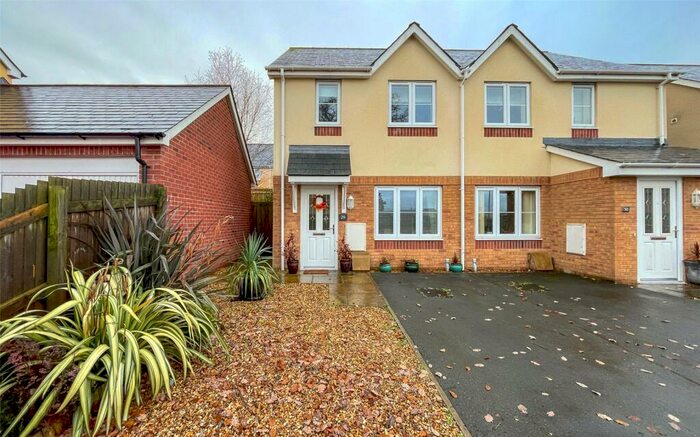 2 Bedroom Semi-Detached House For Sale In Ger Y Nant, Y Felinheli, Gwynedd, LL56