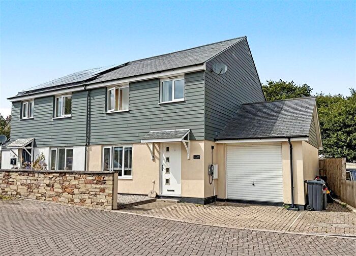 4 Bedroom Semi-Detached House For Sale In Kingston Way, Mabe Burnthouse, Penryn, TR10