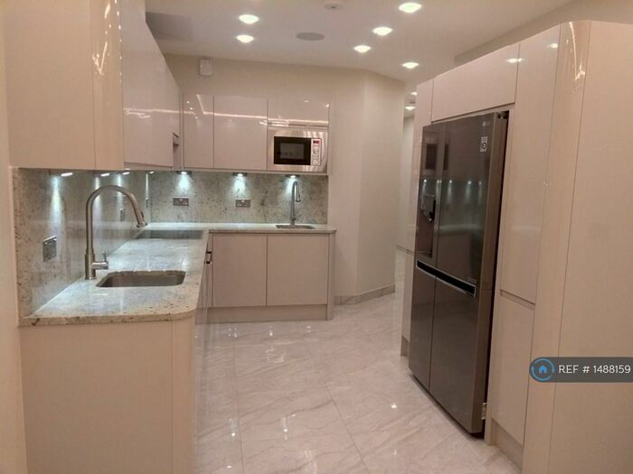 2 Bedroom Flat To Rent In Ashbourne Avenue, London, NW11