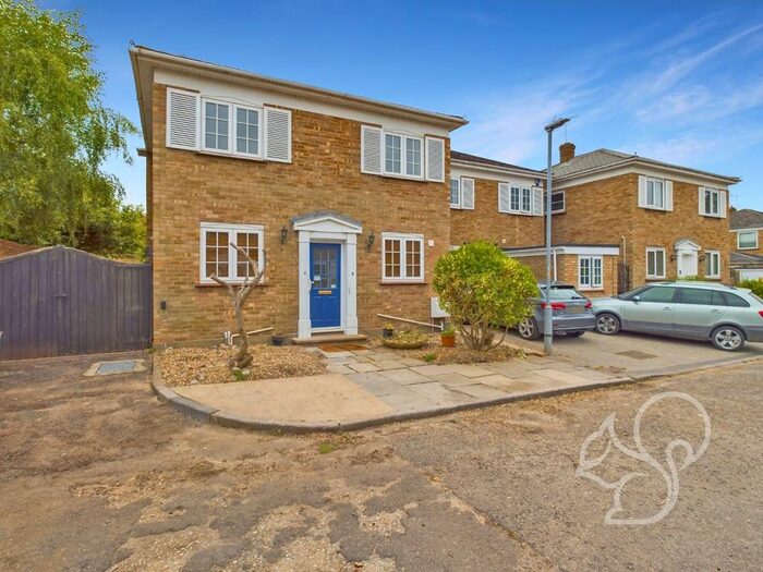 4 Bedroom Detached House To Rent In Silvanus Close, Colchester, CO3