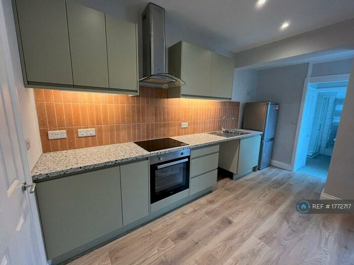 3 Bedroom Terraced House To Rent In Berwick Road, Bristol, BS5