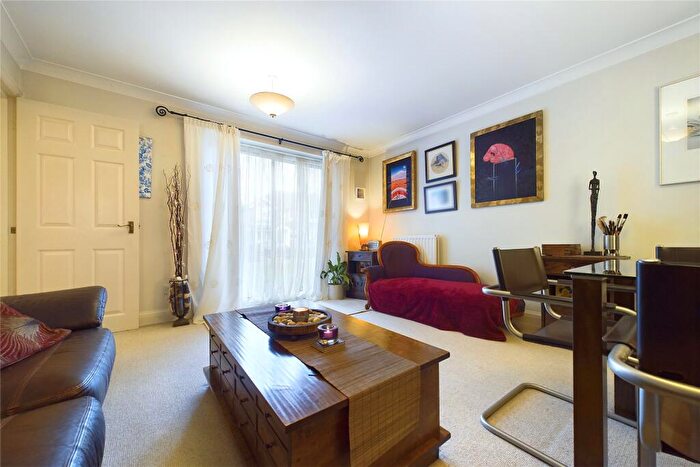 1 Bedroom Apartment For Sale In Hedingham Mews, All Saints Avenue, Maidenhead, Berkshire, SL6