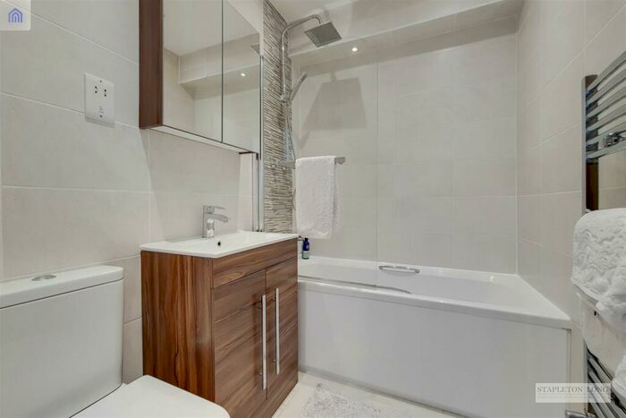 1 Bedroom Flat To Rent In Knights Hill, London, SE27