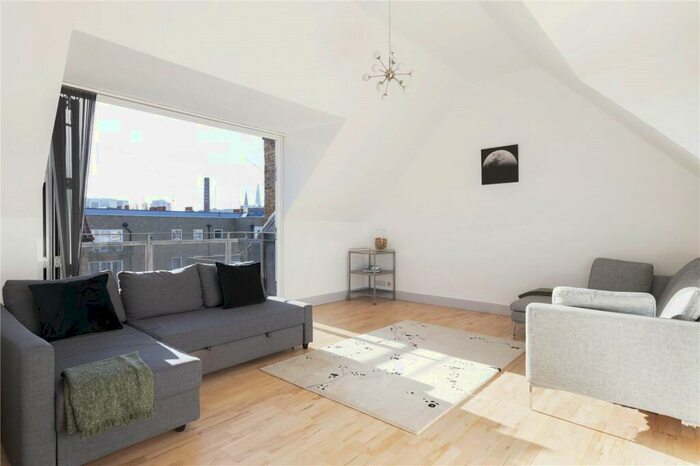 2 Bedroom Flat To Rent In Chilton Street, Shoreditch, E2