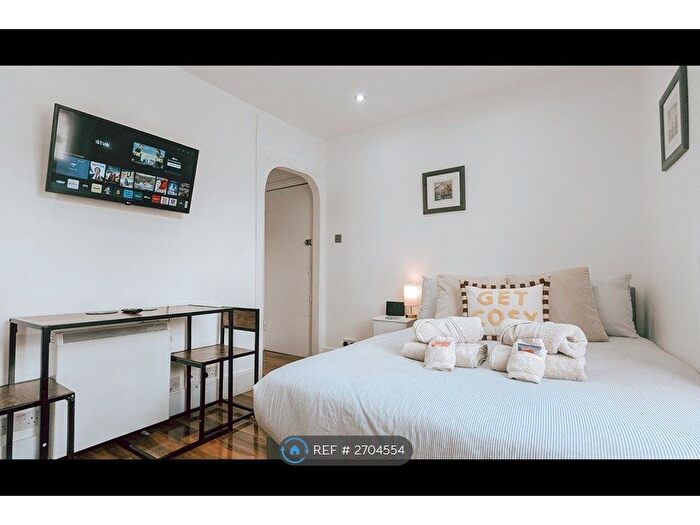 Studio To Rent In Gloucester Terrace, London, W2