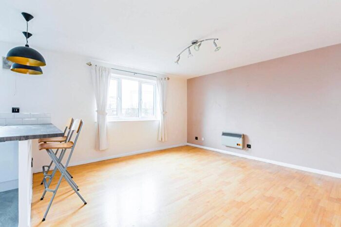 1 Bedroom Flat To Rent In Bridge Meadows, New Cross, London, SE14