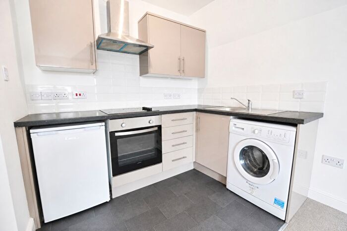 1 Bedroom Flat To Rent In John Street, Stroud, Gloucestershire, GL5