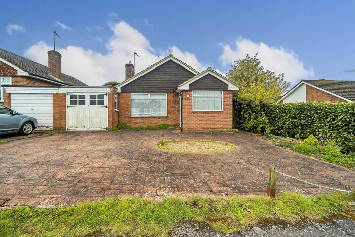3 Bedroom Bungalow For Sale In Kingsclere, Hampshire, RG20