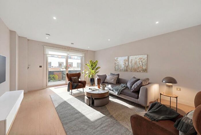 2 Bedroom Apartment For Sale In Wharf Road, N1