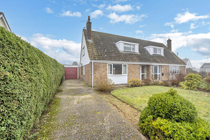 3 Bedroom Chalet For Sale In Beechcroft, Stanningfield, IP29