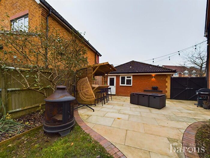 4 Bedroom Detached House For Sale In Vespasian Gardens, Basingstoke, RG24