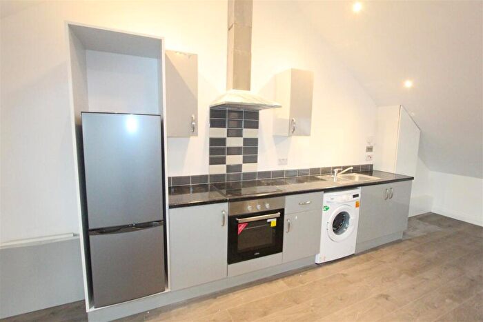 2 Bedroom Flat To Rent In Oxford Street, CV21