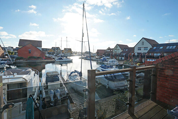 3 Bedroom Town House For Sale In Newlyn Way, Port Solent, PO6