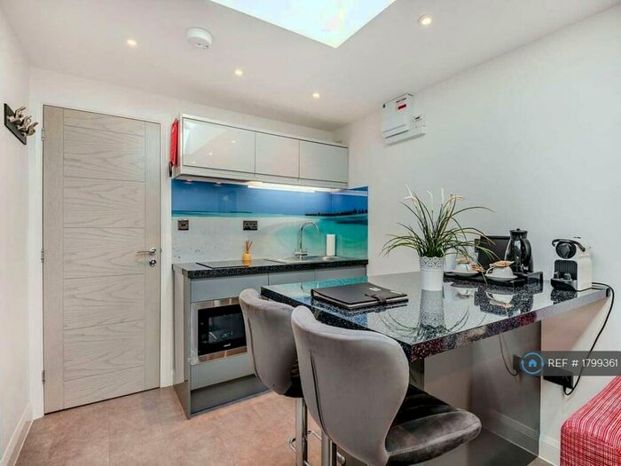 1 Bedroom Detached House To Rent In River Way, Christchurch, BH23