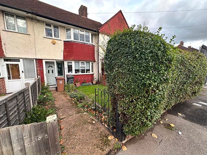3 Bedroom Terraced House For Sale In Longhill Road, London, SE6
