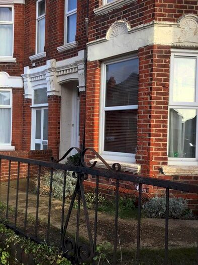 2 Bedroom Flat To Rent In Cedar Road, Southampton, SO14