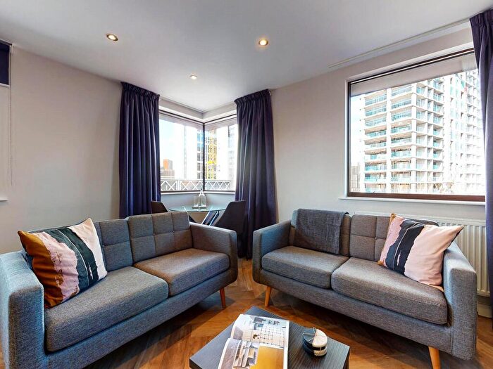 2 Bedroom Apartment To Rent In Apt, Live Oasis Belgrave Street #, LS2