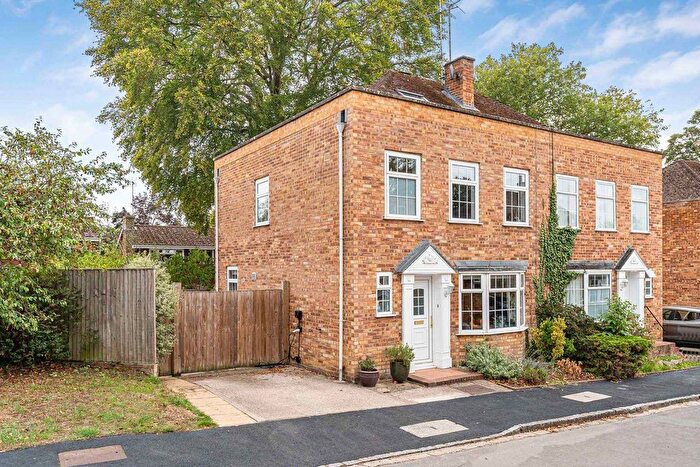 4 Bedroom Semi-Detached House For Sale In Millers Close, Goring On Thames, Oxfordshire, RG8