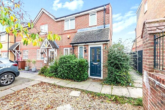 3 Bedroom End Of Terrace House To Rent In Wansbeck Close, Stevenage, Hertfordshire, SG1
