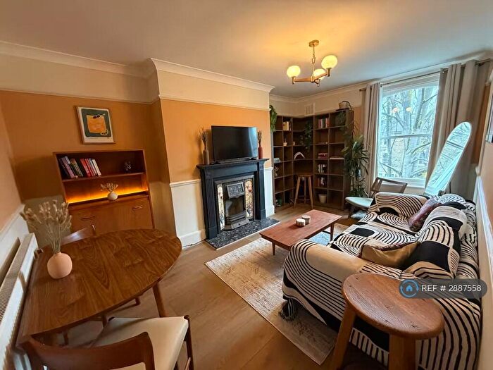 2 Bedroom Flat To Rent In Amhurst Road, London, E8
