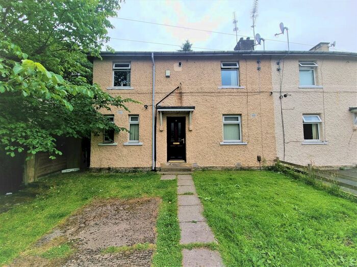 3 Bedroom Semi-Detached House To Rent In Walker Avenue, Bradford, BD7