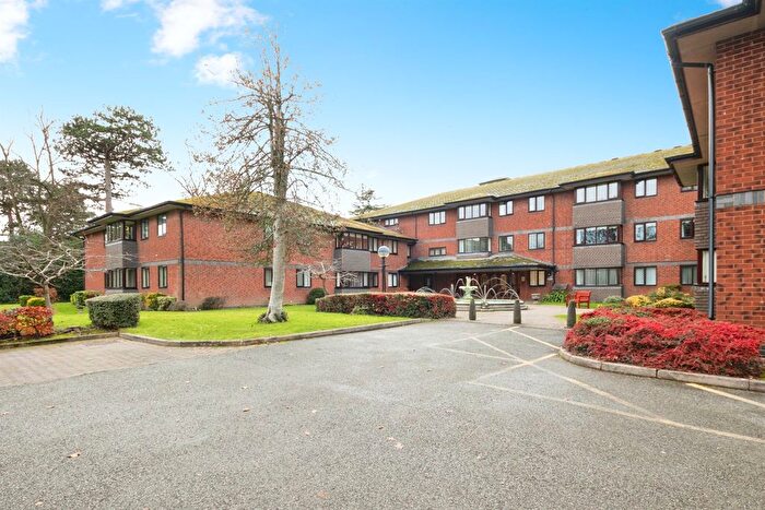 2 Bedroom Flat For Sale In Maplebeck Court, Solihull, B91