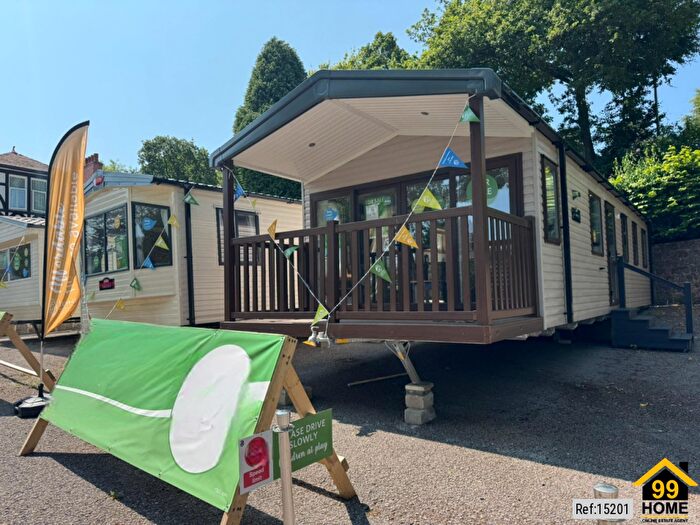 3 Bedroom Park Home For Sale In Woodlands Hall, Llanfwrog, Ruthin, Denbighshire, LL15