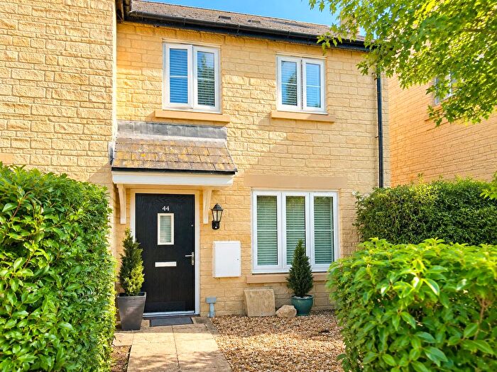 2 Bedroom Semi-Detached House For Sale In Empire Drive, Carterton, Oxfordshire, OX18