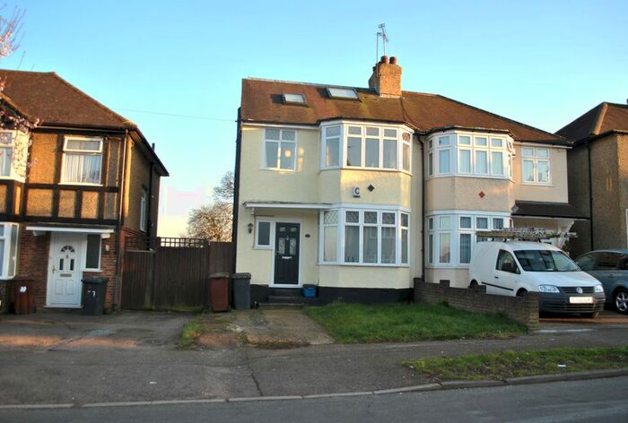 4 Bedroom Semi-Detached House To Rent In Park Avenue, Potters Bar, EN6