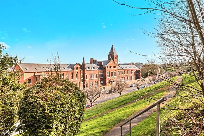 1 Bedroom Flat For Sale In St. Bartholomews Place, Rochester, Kent., ME1