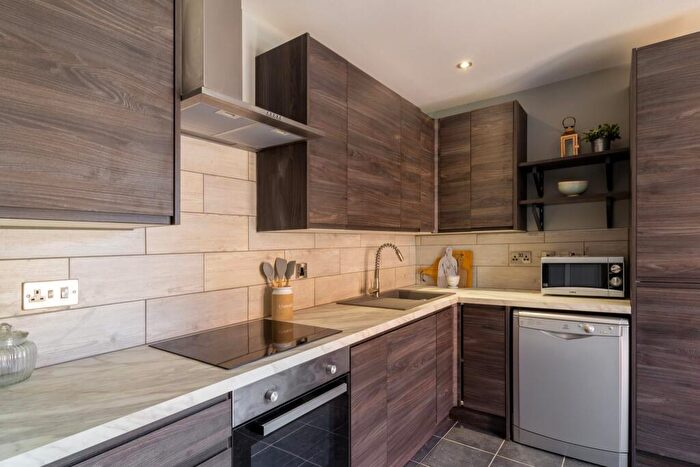 6 Bedroom Terraced House To Rent In All Ensuite // Bed // Student House // Aug, LN2