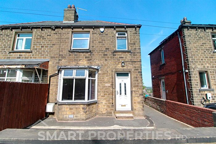 3 Bedroom Semi-Detached House To Rent In Nabcroft Lane, Huddersfield, HD4