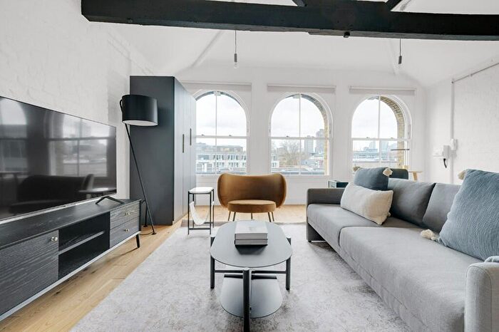 Studio To Rent In Farringdon Road, London, EC1M