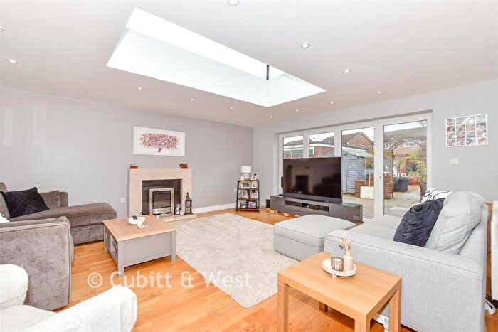 3 Bedroom Semi-Detached Bungalow For Sale In Harvest Road, Waterlooville, Hampshire, PO7