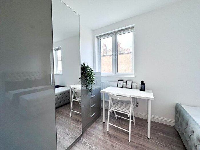 1 Bedroom Flat To Rent In Dollis Hill Avenue, NW2