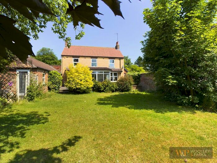 6 Bedroom Detached House For Sale In Weaverthorpe, Malton, YO17