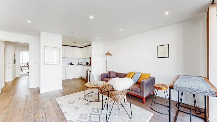 2 Bedroom Apartment To Rent In Central Street, EC1V