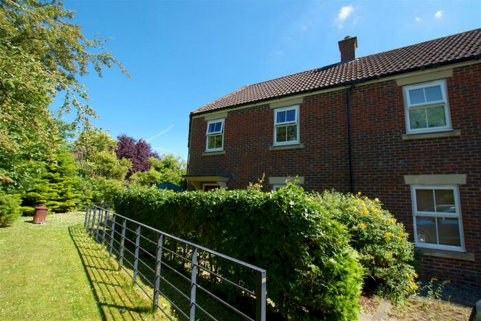 3 Bedroom Semi-Detached House To Rent In Dowland Close, Redhouse, Swindon, SN25