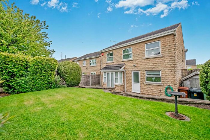 4 Bedroom Detached House For Sale In Lodge Hill Walk, Farnley, Leeds, LS12