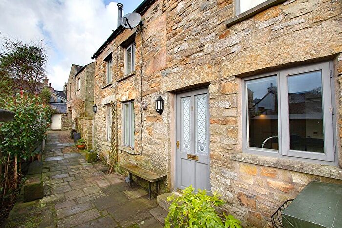 2 Bedroom Character Property For Sale In Market Square, Kirkby Lonsdale, LA6