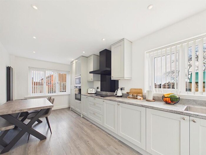 3 Bedroom Semi Detached House For Sale In Pontdyke, Gateshead, NE10