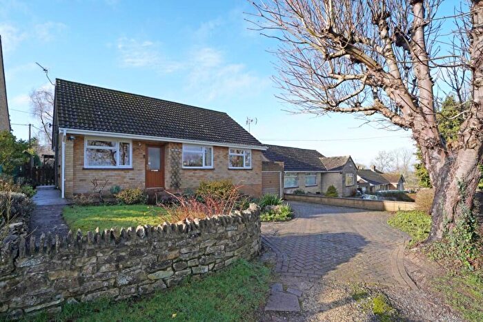 3 Bedroom Detached Bungalow For Sale In West Hill, Blunsdon, SN26