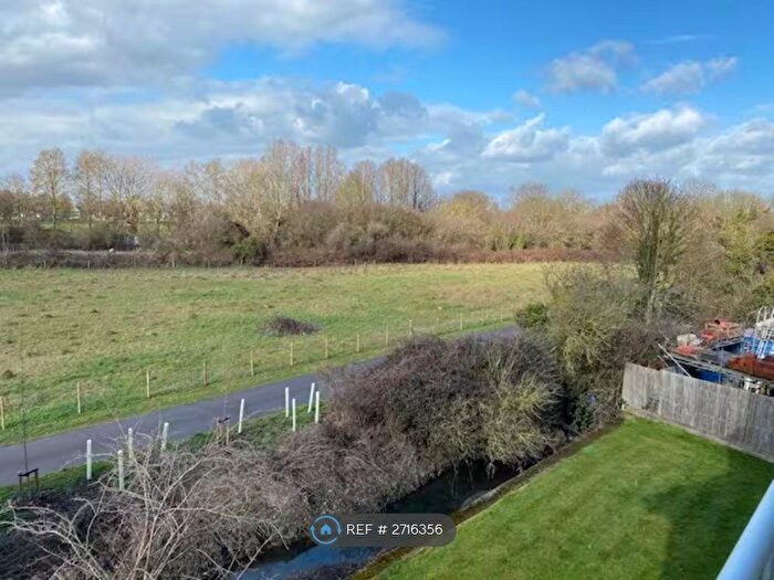 2 Bedroom Flat To Rent In Maltings Close, Cambridge, CB5